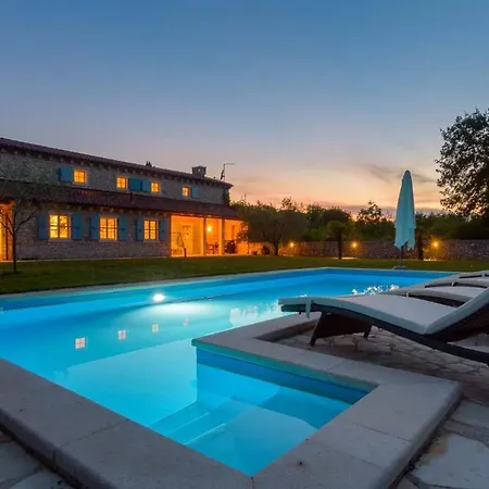 Luxury Negricani, Marcana Divšići